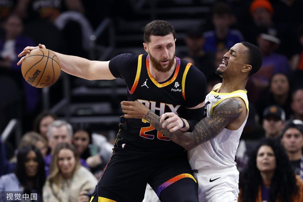 队中展露出 队中展露出